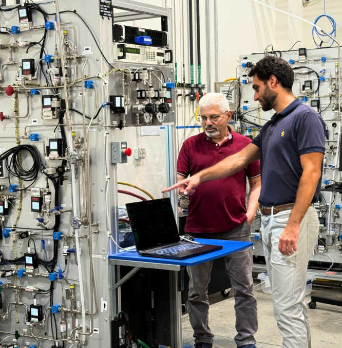 Shawn and Max in lab
